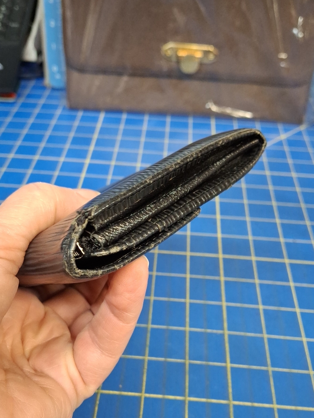 Louis Vuitton Epi Leather llLong Wallet 7x4x1 Preloved - Picture 14 of 16